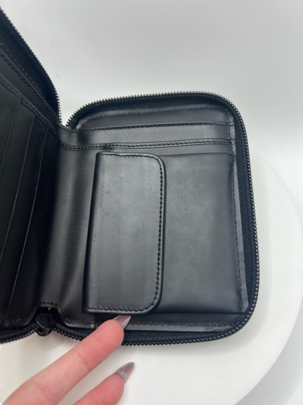 7049. Authentic Gucci Black GG Canvas Zip Around Bifold Wallet. - Picture 10 of 16